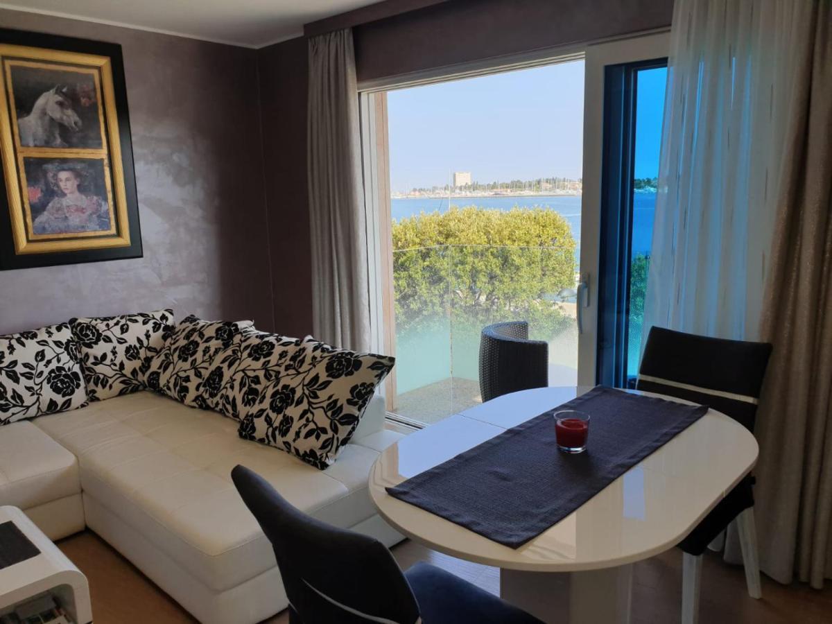 Apartments Riva-Interauto Umag Exteriör bild