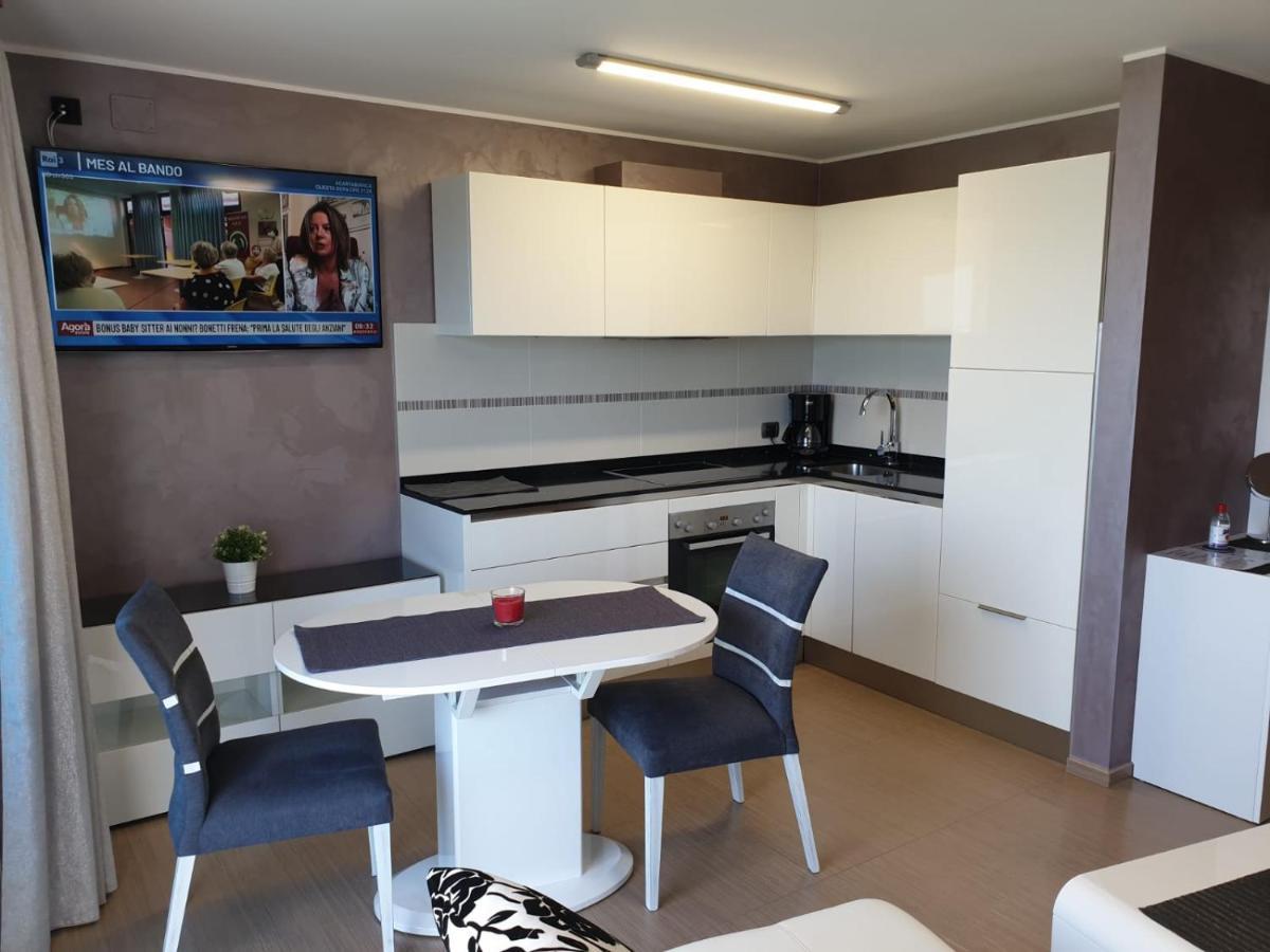 Apartments Riva-Interauto Umag Exteriör bild