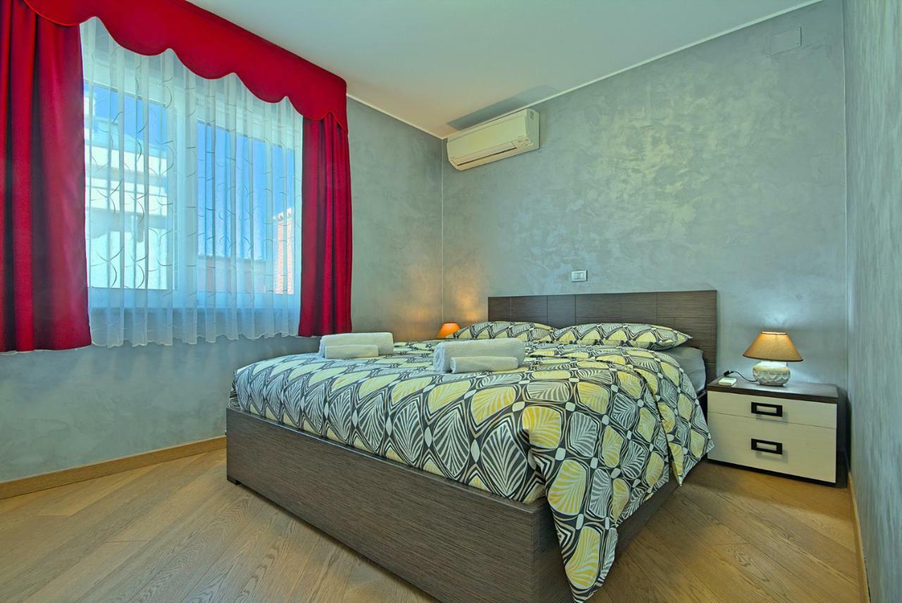 Apartments Riva-Interauto Umag Exteriör bild